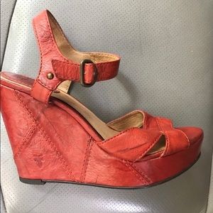 Frye wedges